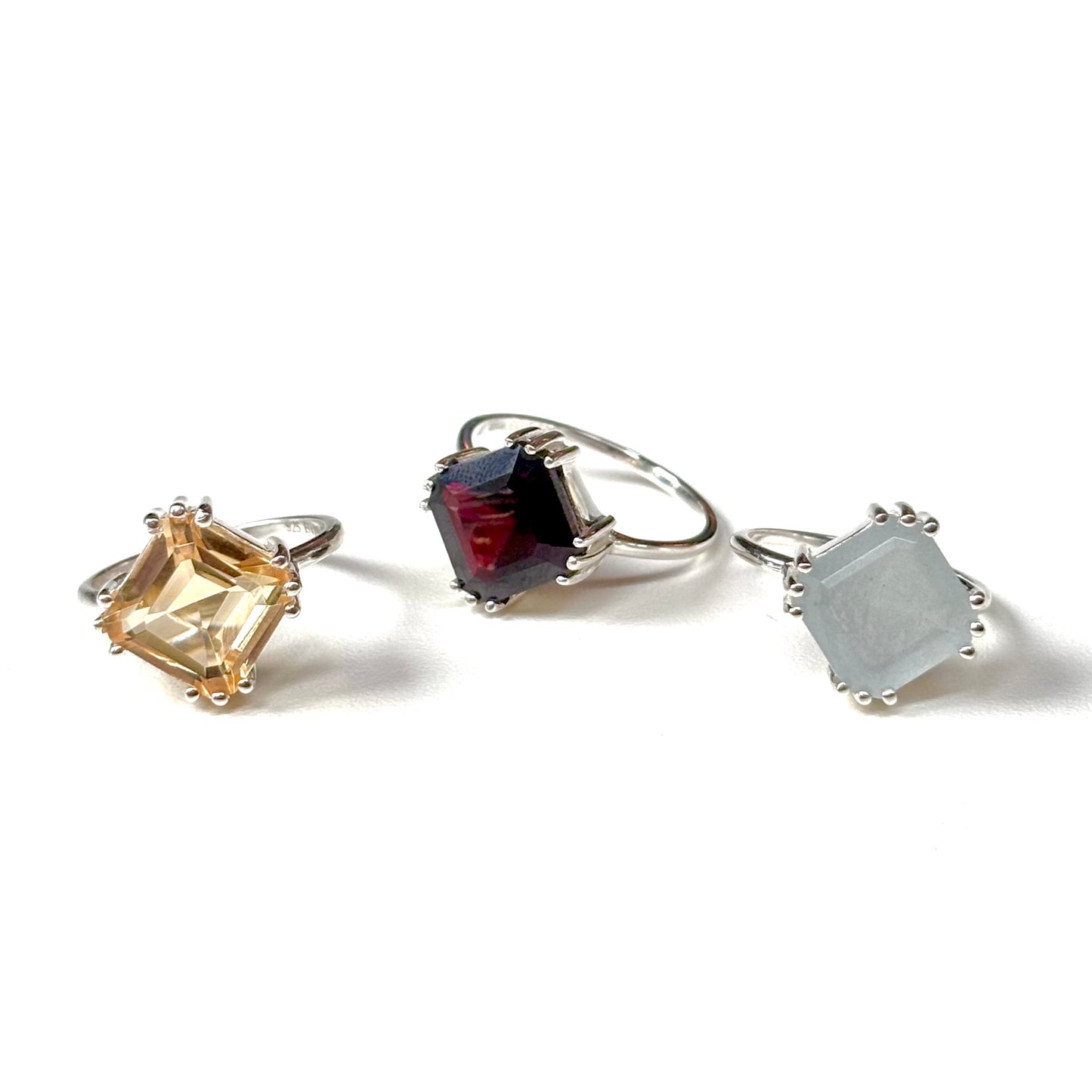 Square design ring 1