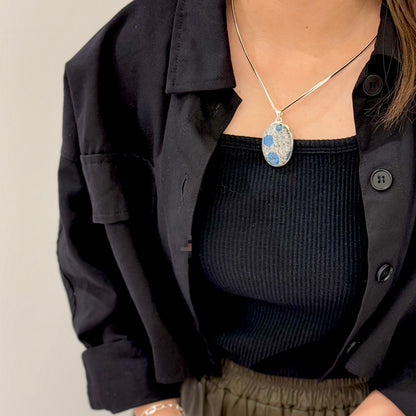 Big stone charm