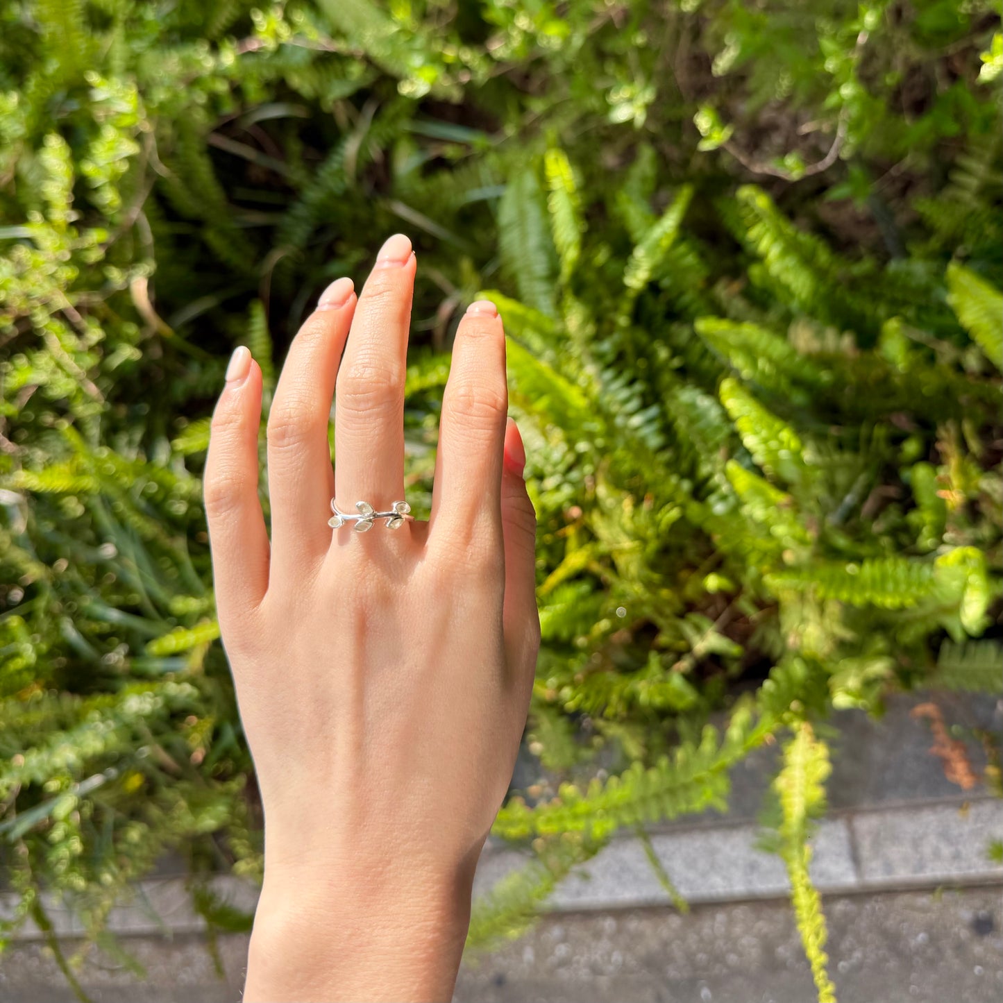 Leaf design ring