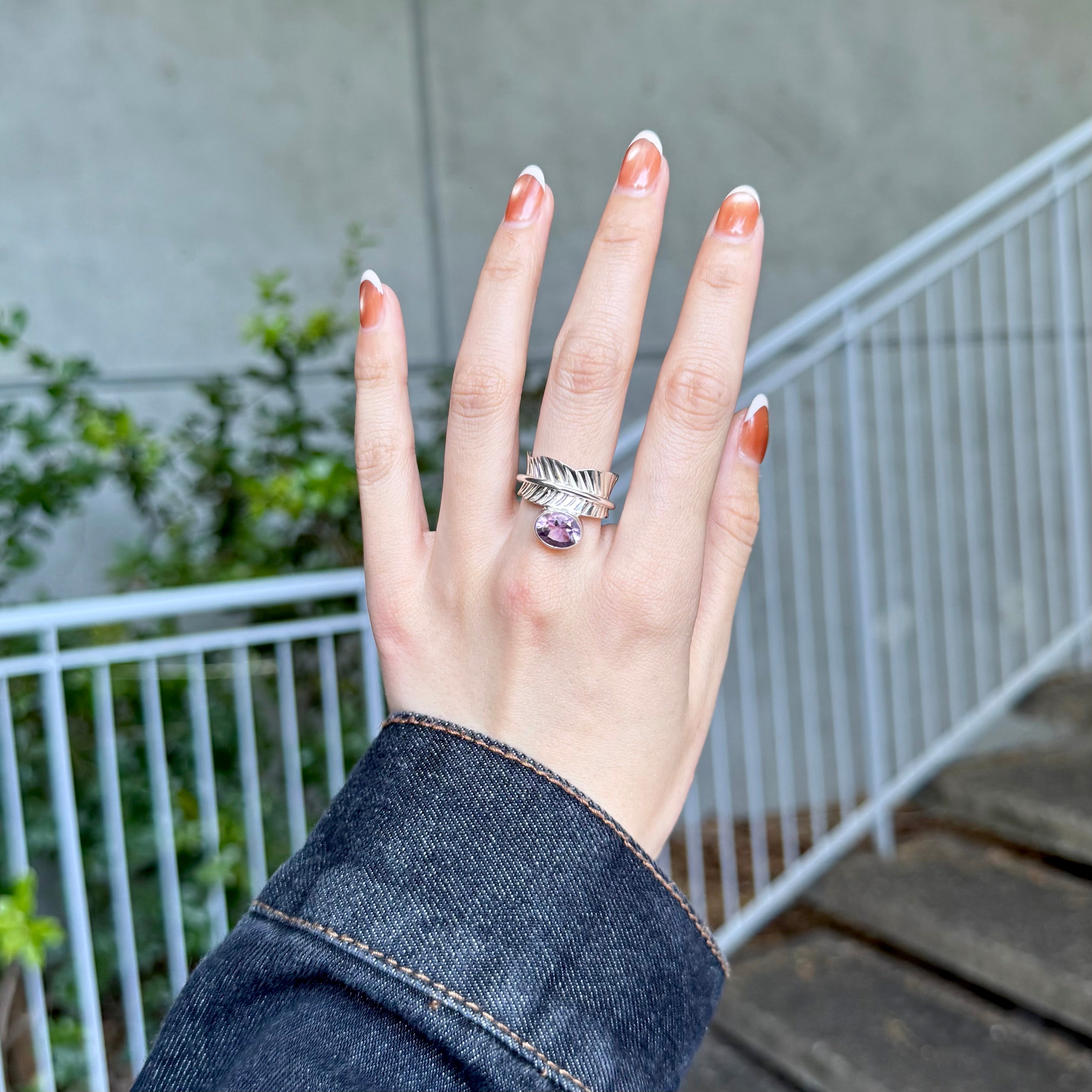 Feather × Stone Rolling ring – Biju mam