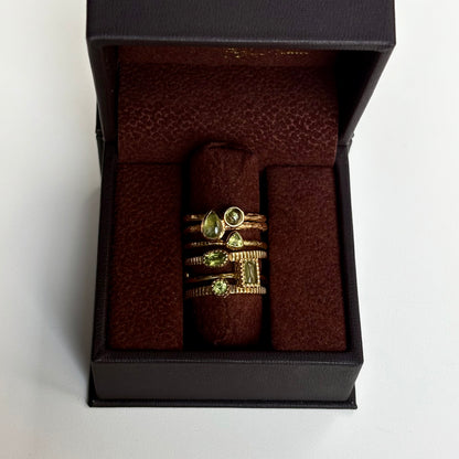 Brass petit ring〈Peridot〉