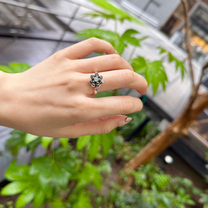 Flower design ring 10