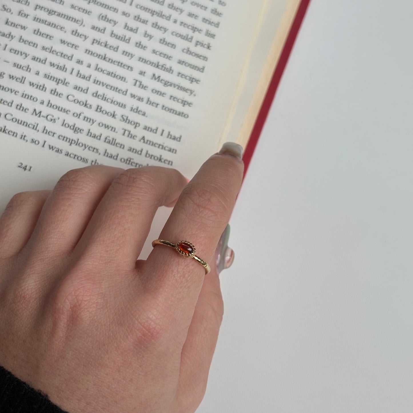 Brass petit ring〈Garnet〉