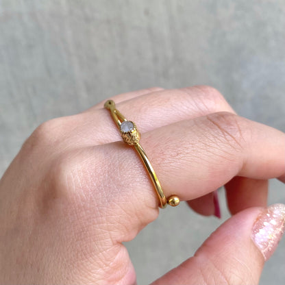 Brass petit ring 〈white／clear〉