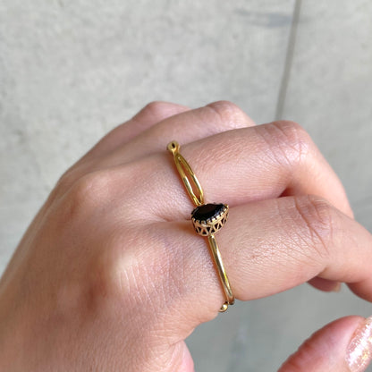 Brass petit ring〈gold／black〉